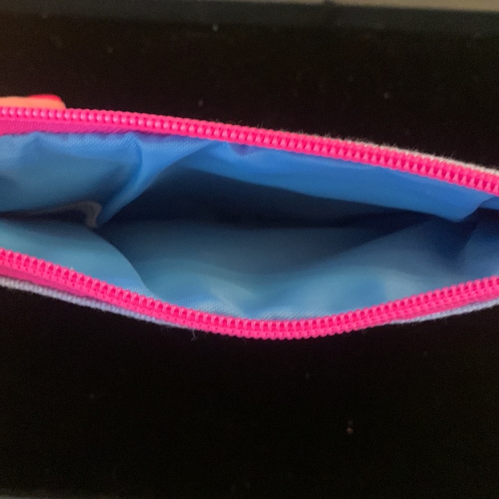 Small canvas pouch - Picture 2 of 3